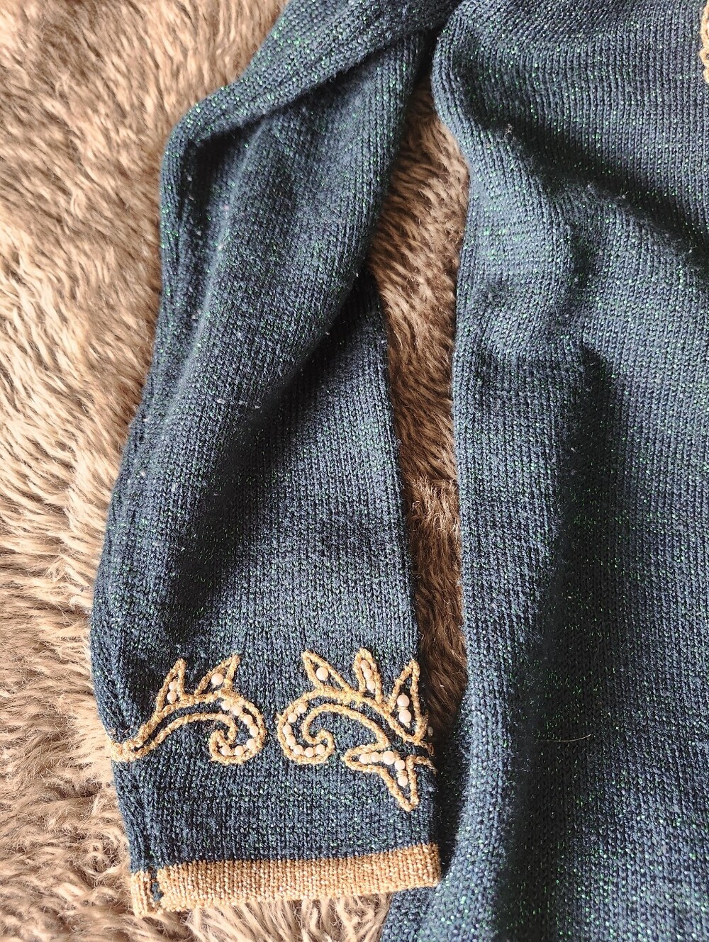Vintage Jaclyn Smith Green Embroidered Sweater- Size Small - Picture 3 of 4
